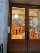 トイストアCAMPのデザイナーでもある壁画家の日系アメリカ人ケントさん