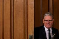 スターマー氏、改めて続投方針　党議員退陣要求80人超