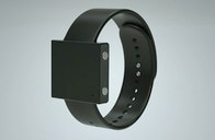 「重低音」を身につける!?  腕時計型サブウーファー「The Basslet」
