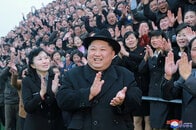 トランプは金正恩の「便器」を爆撃せよ