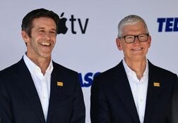 アングル：クック氏からターナス氏へ、アップル新体制にＡＩと「脱中国」の試練
