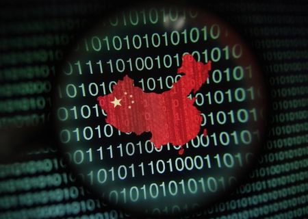 　１２月２日、オーストラリア放送協会（ＡＢＣ）は２日、中国によるオーストラリア気象局へのサイバー攻撃で国家の安全保障に関わる機密情報が盗まれた可能性がある、と報じた。シンガポールで昨年１月撮影（２０１５年　ロイター/Edgar Su）
