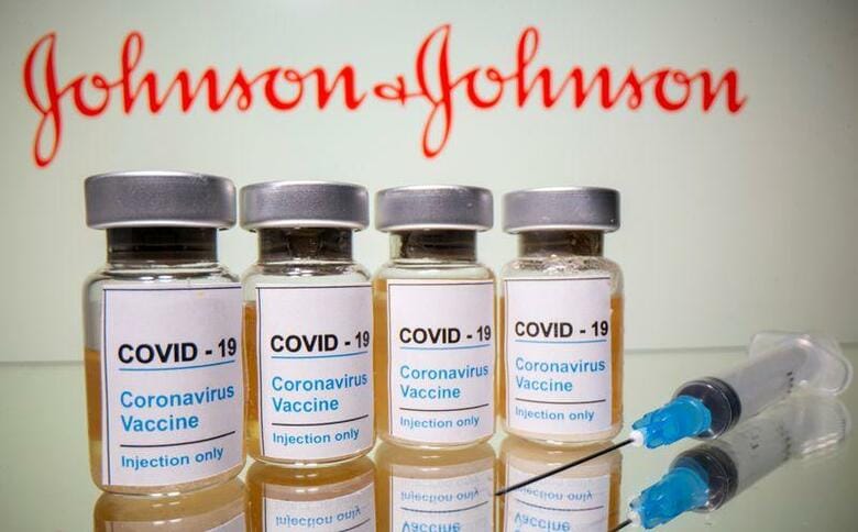 バーレーン保健当局は、同国が世界で初めて米ジョンソン・エンド・ジョンソン（J＆J）製の新型コロナウイルスワクチンの緊急使用を許可したと発表した。写真はイメージ。昨年10月撮影（2021年　ロイター／Dado Ruvic）