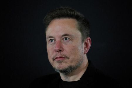 米ＥＶ大手テスラのイーロン・マスクＣＥＯが、予定していたインド訪問とモディ首相との会談を延期した。写真はロンドンで２０２３年１１月代表撮影（２０２４年　ロイター）