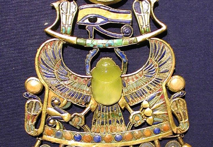 リビアングラスの起源をめぐっては諸説あった wikipedia