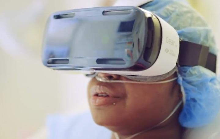 VRは、脳による痛みの生成を制限する......   VR World-YouTube