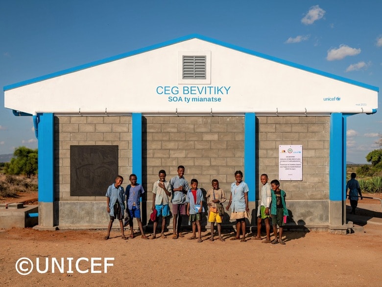 SL Creationsの支援により、2023年5月に完成したアフリカ東部の島国マダガスカルのベヴィティカ中学校の新校舎