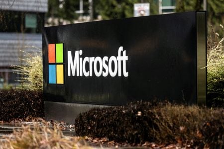 　６月２７日、米マイクロソフトは、ロシア政府の支援を受けるハッカー集団が内部システムに侵入し、電子メールにアクセスしたことを一部の顧客に通知している。昨年１月、ワシントン州レドモンドの同社本社で撮影（２０２４年　ロイター/Matt Mills McKnight）