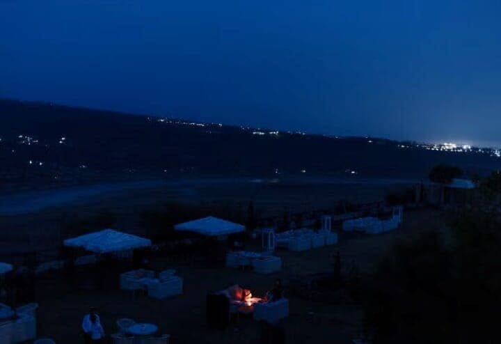 インド軍はパキスタン軍が８日夜から９日早朝にかけて、インド西部国境全域でドローン（無人機）や他の兵器を用いた「複数の攻撃」を仕掛けてきたと発表した。インド・ジャンムーで８日撮影（２０２５年　ロイター/Adnan Abidi）