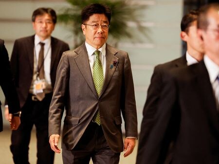 　１月２４日、加藤勝信財務相は財政演説で、「コストカット型経済から高付加価値創出型経済への移行を実現できるかの重要な時期を迎えている」と述べ、２０２５年度予算案の早期成立を訴えた。首相官邸で昨年１１月撮影（２０２５年　ロイター／Kim Kyung-Hoon）