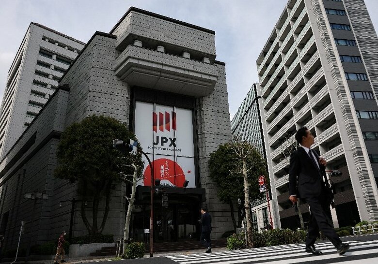 写真は東京証券取引所。4月撮影。REUTERS/Issei Kato
