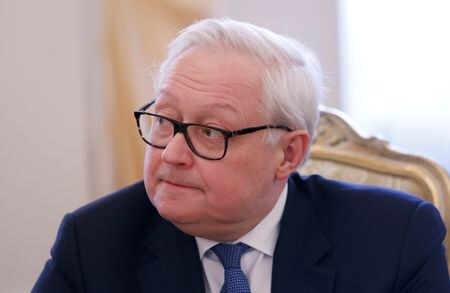 　８月９日、  ロシア外務省のセルゲイ・リャブコフ次官（写真）は、米ロの新戦略兵器削減条約（新ＳＴＡＲＴ）に基づく査察活動について、米国がロシア国内での査察を行う意向を示したことは「不合理かつ不必要なエスカレーション」だと非難した。モスクワで３月代表撮影（２０２２年　ロイター）