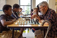 「難民vs元医師」チェス対決！ 米非営利団体が開催した大会の意義とは？