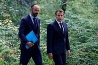 フランス新首相にカステックス氏、マクロン大統領再選見据え立て直し
