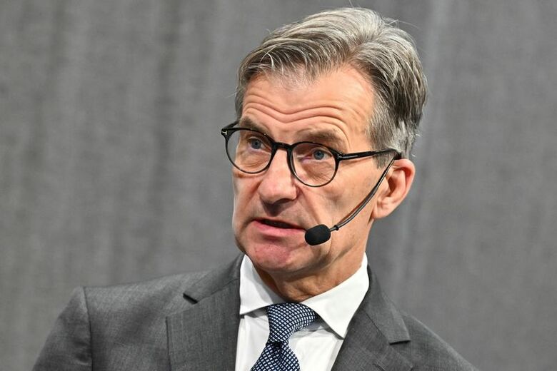 記者会見するバーゼル銀行監督委員会のテデーン議長。2025年1月29日撮影　 TT News Agency/Claudio Bresciani via REUTERS
