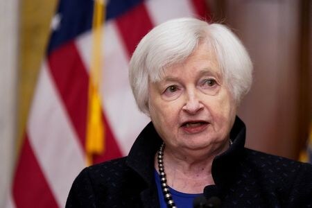 　５月８日、イエレン米財務長官は、一部の地方銀行の株価は依然として圧力を受けているが、預金は安定していると指摘した。写真はワシントンで４月撮影（２０２３年　ロイター／Elizabeth Frantz）