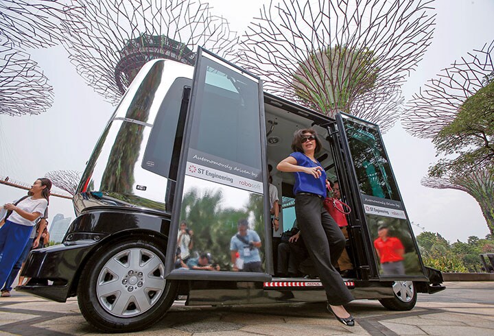 植物園「ガーデンズ・バイ・ザ・ベイ」で行われた試験走行　Edgar Su-REUTERS