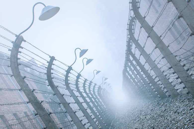 集団自決論は大量虐殺に結びつく（写真はイメージです）　Boule-shutterstock.