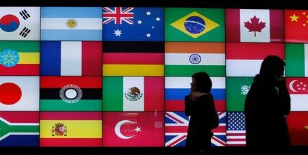 ２０カ国・地域（Ｇ２０）が２１─２２日にオンライン形式で開催する首脳会議で、新型コロナウイルスの制御に向けあらゆる手段を行使すると表明する共同声明を採択することが２０日、分かった。写真は２０１０年１１月撮影（２０２０年　ロイター/Jo Yong-Hak）