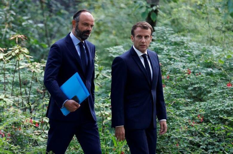 マクロン仏大統領の内閣改造を前にフィリップ首相が辞任した。パリのエリゼ宮で６月２９日、代表撮影（２０２０年　ロイター）