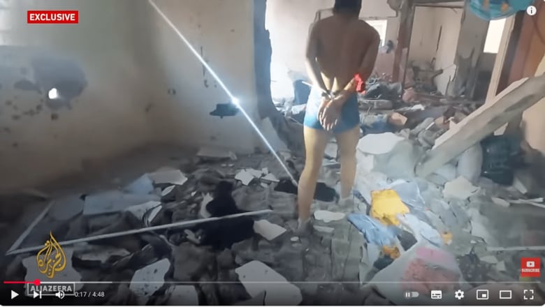 爆弾や待ち伏せなどの危険がないか確かめさせられるパレスチナ人　Al Jazeera English/YouTube