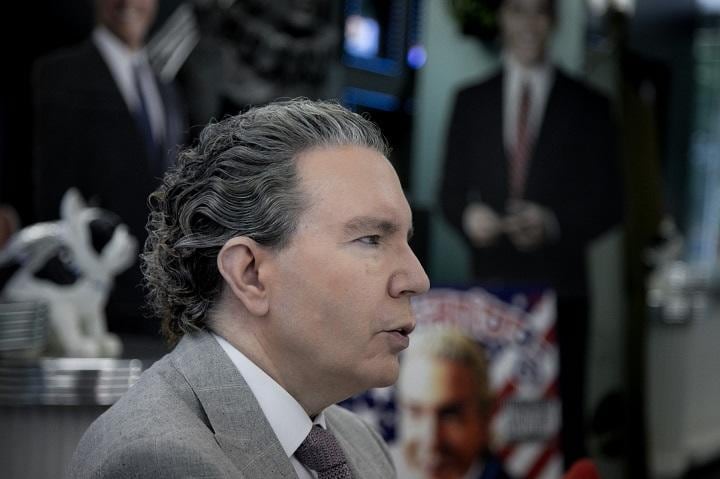 都内で取材に応じるデーブ・スペクター（5月28日、スペクター・コミュニケーションズ社）HAJIME KIMURA FOR NEWSWEEK JAPAN