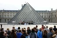 ＮＹ外為市場＝ユーロ下落、仏財政懸念で　ドルはＡＩ株反発で上昇