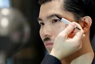 アジア発「スキンケアする男」に熱視線　シャネルなど大手ブランドも参戦