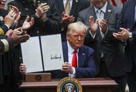 窮地のトランプは「法と秩序」カードで68年ニクソン勝利の再現を狙う