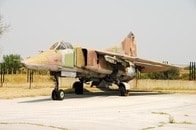 【画像】【動画】航空ショー飛行中の戦闘機「MiG-23」が墜落し爆発...カメラが捉えた一部始終