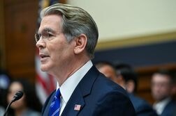 米ドル「引き続き基軸通貨」、取引増加は信認反映＝財務長官