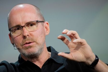 　テールリスク・ヘッジファンドのユニバーサは、米連邦準備理事会（ＦＲＢ）による利下げ開始は米経済の景気後退（リセッション）が間近に迫っていることを示唆している。写真はユニバーサのマーク・スピッツナーゲル最高投資責任者（ＣＩＯ）。２０２１年９月、ニューヨークで撮影（２０２４年　ロイター/Brendan McDermid）