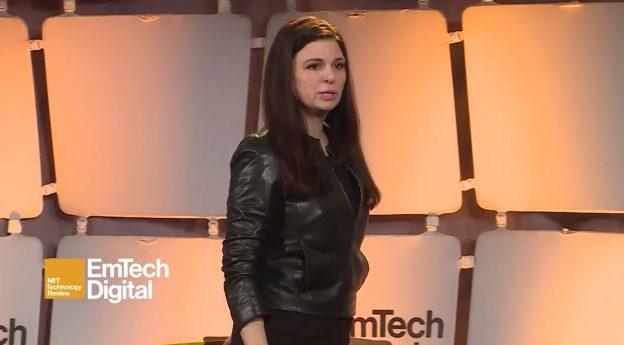 全自動実験装置を開発した米Kebotix社CEOの Jill Becker　（筆者撮影）