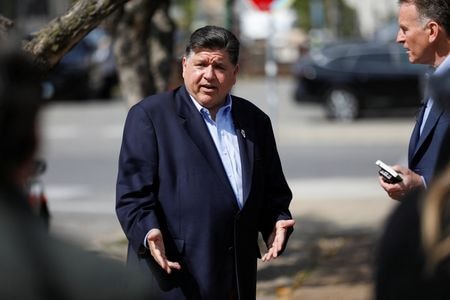　９月２９日、米イリノイ州のプリツカー知事（写真）は、トランプ政権が同州への１００人の部隊派遣を国防総省に要請したと明らかにした。シカゴで９日撮影（２０２５年　ロイター／Octavio Jones）