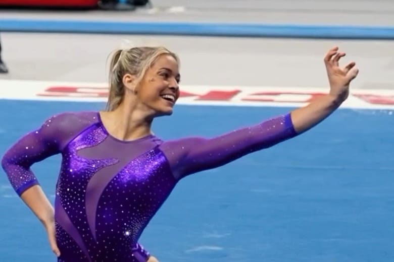 @livvydunne/Instagram