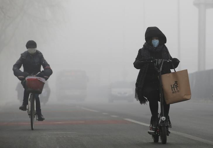 　２月１４日、２０１５年に大気汚染が原因で亡くなった人の数が全世界で４２０万人超となり、うち約２２０万人が中国とインドだったことがわかった。写真は北京で撮影（２０１７年　ロイター/Jason Lee）