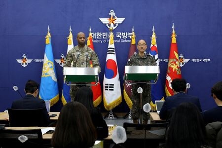 　米韓両軍は３日、野外訓練を含む大規模合同軍事演習「フリーダムシールド（自由の盾）」を１３─２３日に実施すると発表した。写真は同演習に関する記者会見の様子。ソウルの韓国国防省で代表撮影（２０２３年　ロイター）