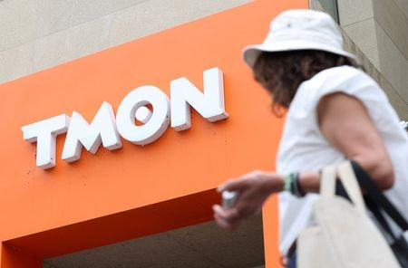 キューテン（Qoo10）の二つのＥコマースプラットフォームで販売業者への売上金の精算遅延が発生している問題を巡って、韓国当局は被害を受けている中小業者に４億ドルの資金援助を行うと発表した。ソウルのティモン本部、２４日撮影。（2024年　ロイター/Yonhap）
