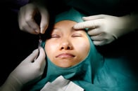 美容整形は自分でできるDIYの時代へ　でも「お金の無駄」だそうです