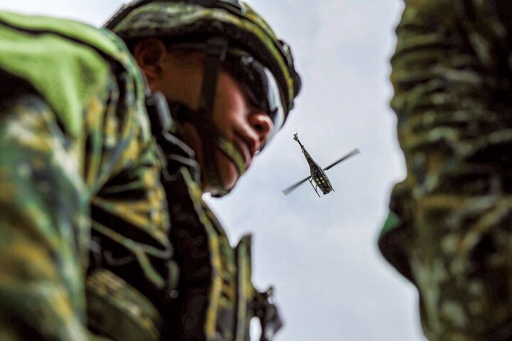 軍事演習に参加する台湾兵