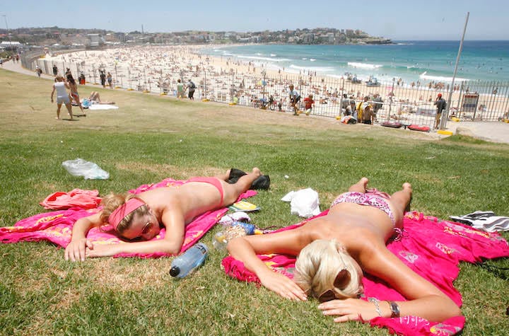 フランス女性がビーチでトップレスになるのはわずか19％　Daniel Munoz (AUSTRALIA)- REUTERS