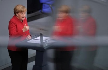　４月３日、ドイツのメルケル首相（写真）は、欧州連合（ＥＵ）は英国の離脱決定による影響を抑制すべきだと述べ、ある程度のダメージは避けられないことを認めた。２０１６年９月撮影（２０１７年　ロイター/Stefanie Loos）