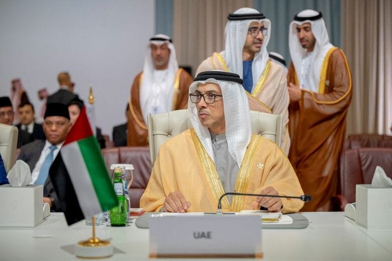 ２０２５年９月１５日、カタールのドーハで会合に出席するアラブ首長国連邦（ＵＡＥ）のマンスール・ビン・ザイド副大統領兼副首相　Eissa Al Hammadi/UAE Presidential Court/Handout via REUTERS