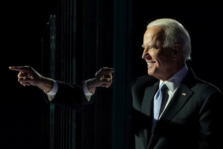 米国の次期大統領を正式に選出する手続きである選挙人投票が、州ごとに実施され、民主党のバイデン前副大統領（写真）が当選に必要な過半数を確保した。デラウェア州ウィルミントンで11月撮影（2020年　ロイター/Kevin Lamarque）