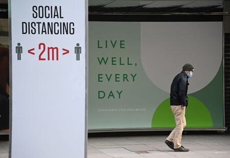 　５月１２日　英国立統計局（ＯＮＳ）が発表した３月の国内総生産（ＧＤＰ）は前月比２．１％増加し、伸び率は市場予想の１．３％を上回った。写真は２月１２日、ロンドンで撮影（２０２１年　ロイター/Toby Melville）