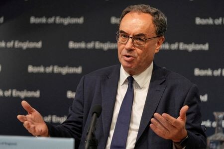 　９月２６日、英国の大手銀行は、顧客の預金をトークン化した「預金トークン」を来年導入するための準備を進めている。写真はベイリー英中銀総裁、ロンドンで７月撮影（２０２５年　ロイター／Alastair Grant）