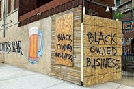 【バー店主の手記】抗議の声を心から支持するが、破壊はデモを台無しにする