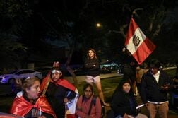 ペルー大統領選、両候補が統計上同率＝イプソス集計