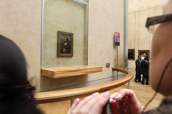 ルーブル美術館の現在の『モナ・リザ』展示室