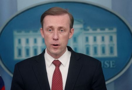 ウクライナ紛争を巡り、ロシア政財界幹部への制裁が強化される中、米国は中国に対し、ロシアに軍事・経済的支援を行わないよう警告した。ウクライナとロシアの停戦交渉は１４日にいったん中断されたが１５日に再び行われる見通し。写真はサリバン米大統領補佐官。2月にホワイトハウスで撮影（２０２２年　ロイター／LEAH MILLIS）
